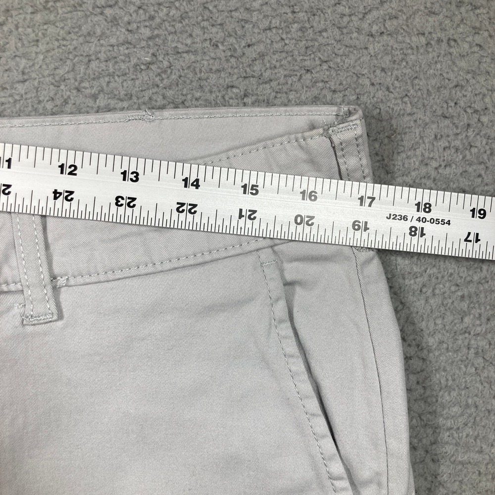 IZOD Saltwater Dockside Shorts Mens 33 NEW Beige Stretch Classic Fit Chino - Picture 2 of 10